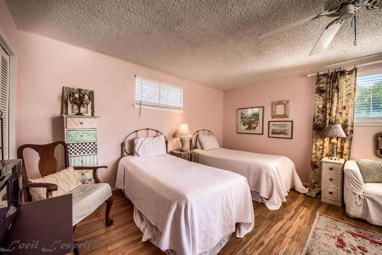 Apartamento Binky'S Nest Fredericksburg Exterior foto
