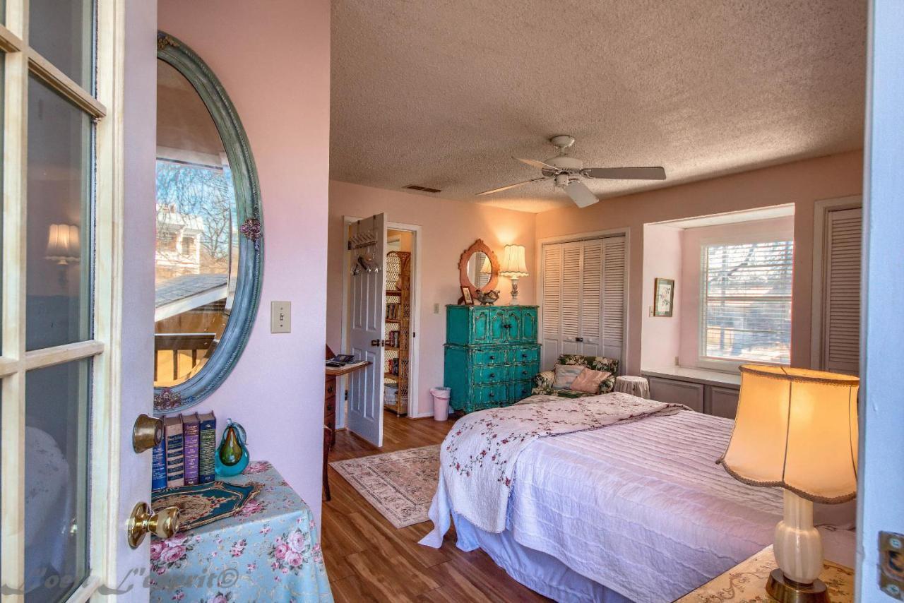 Apartamento Binky'S Nest Fredericksburg Exterior foto